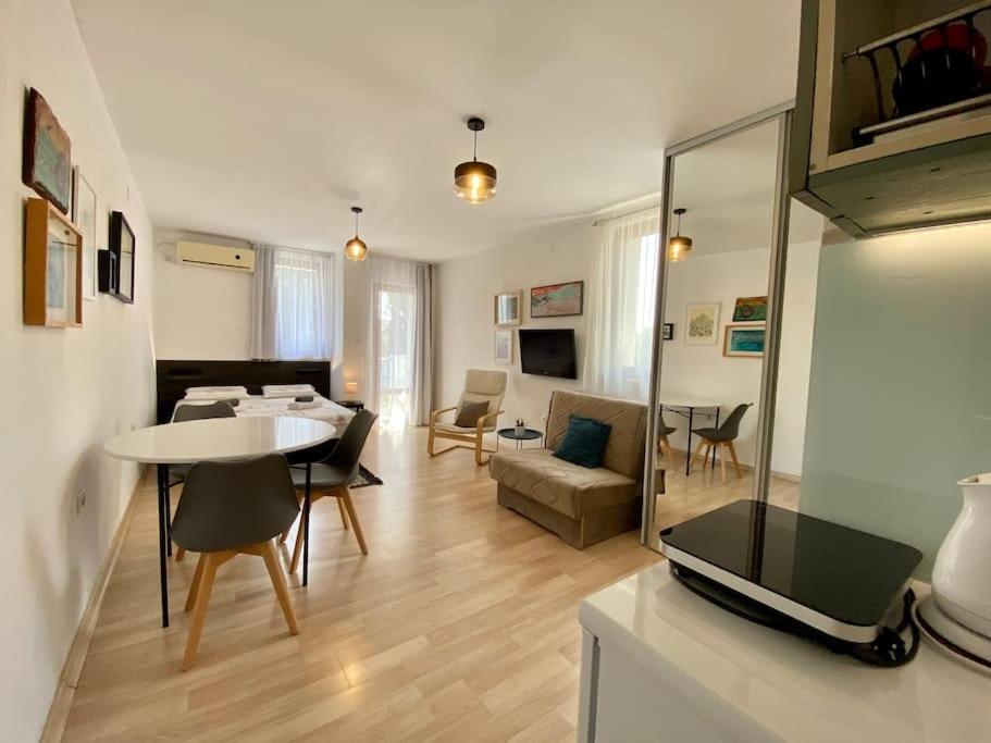 באר Apartments Rux De Luxe מראה חיצוני תמונה